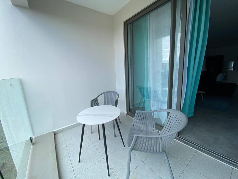 Sandstone Apartment A Walk To The Beach Flic en Flac Exterior foto