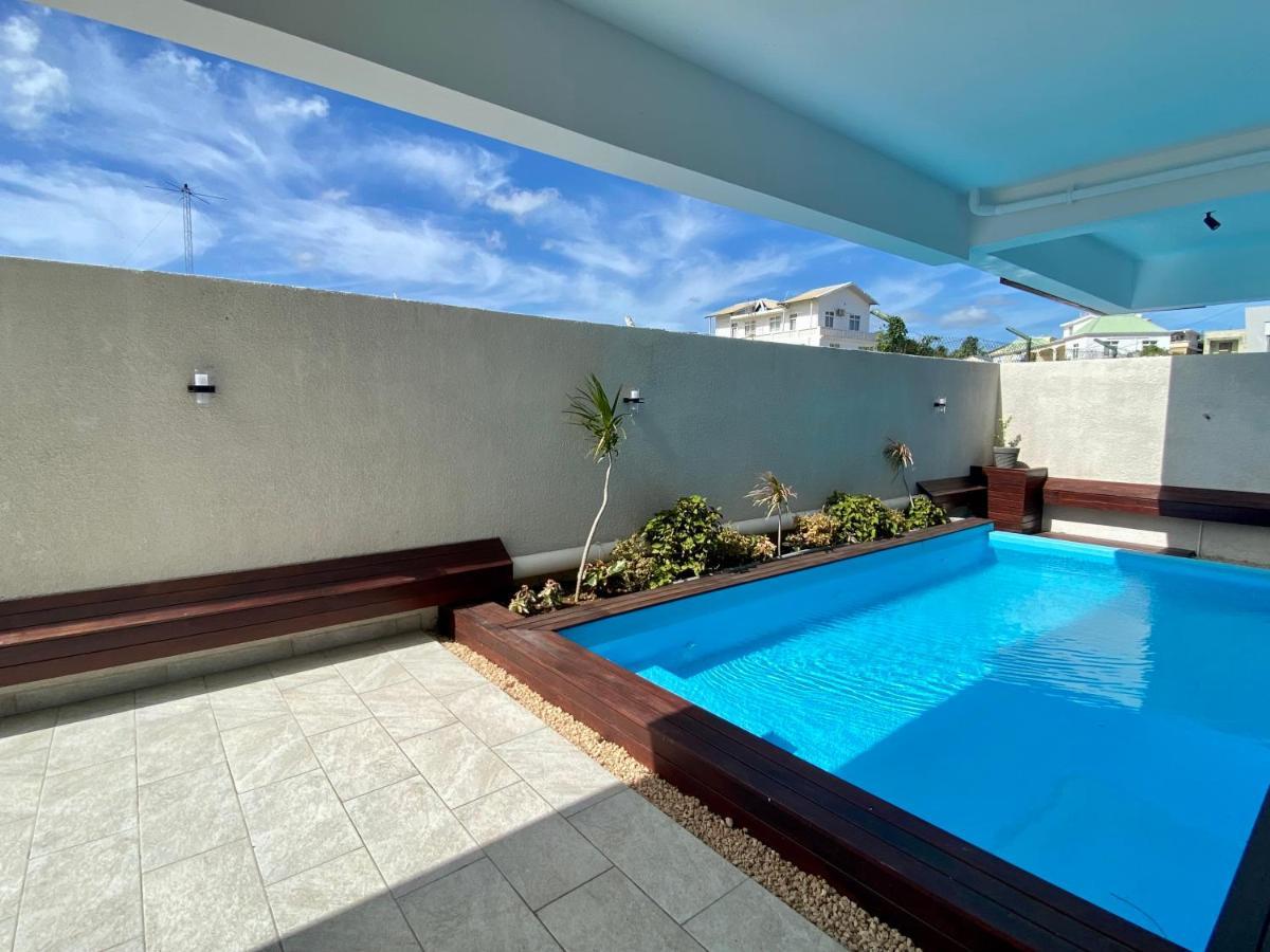 Sandstone Apartment A Walk To The Beach Flic en Flac Exterior foto