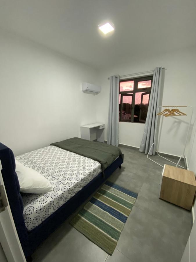 Sandstone Apartment A Walk To The Beach Flic en Flac Exterior foto